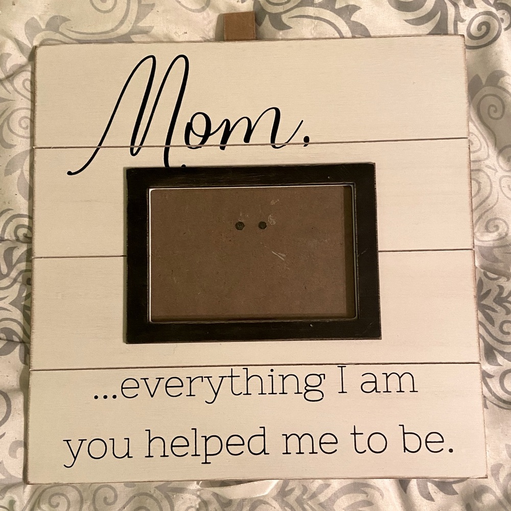 Mom frame